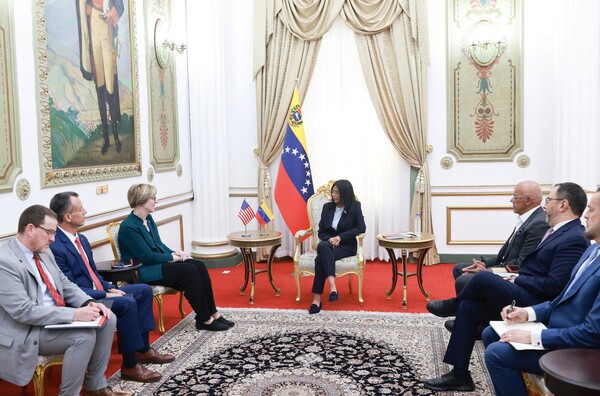 Privremena predsjednica Venezuele Delcy Rodriguez sastala se s američkom izaslanicom Laurom Dogu