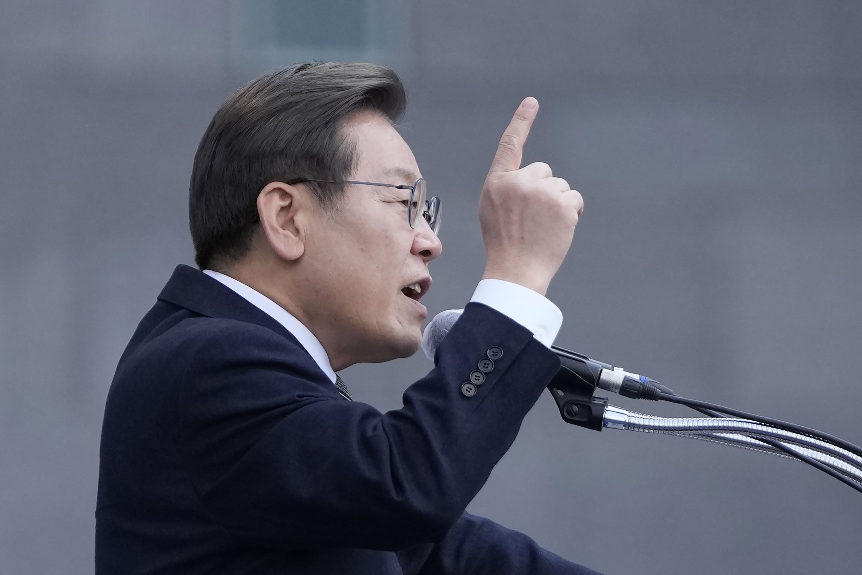 Napad nožem na šefa oporbe i kratka povijest političkog nasilja u Južnoj Koreji
