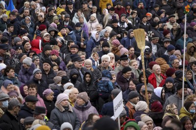 Napeto u Moldaviji: Tisuće na ulicama - jesu li ovo "pro-ruski prosvjedi" ili ih se takvima samo želi prikazati? Predsjednica Sandu tvrdi da je krenula moskovska zavjera i plan za rušenje njene vlasti