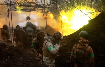 Rat u Ukrajini, 421. dan: Rusi tvrde da su ukrajinske snage ubile 20 civila rušeći zgrade za vrijeme povlačenja iz predgrađa Bahmuta, Zelenski posjetio granicu s Bjelorusijom, Kijev potvrdio dolazak Patriot raketnih sustava