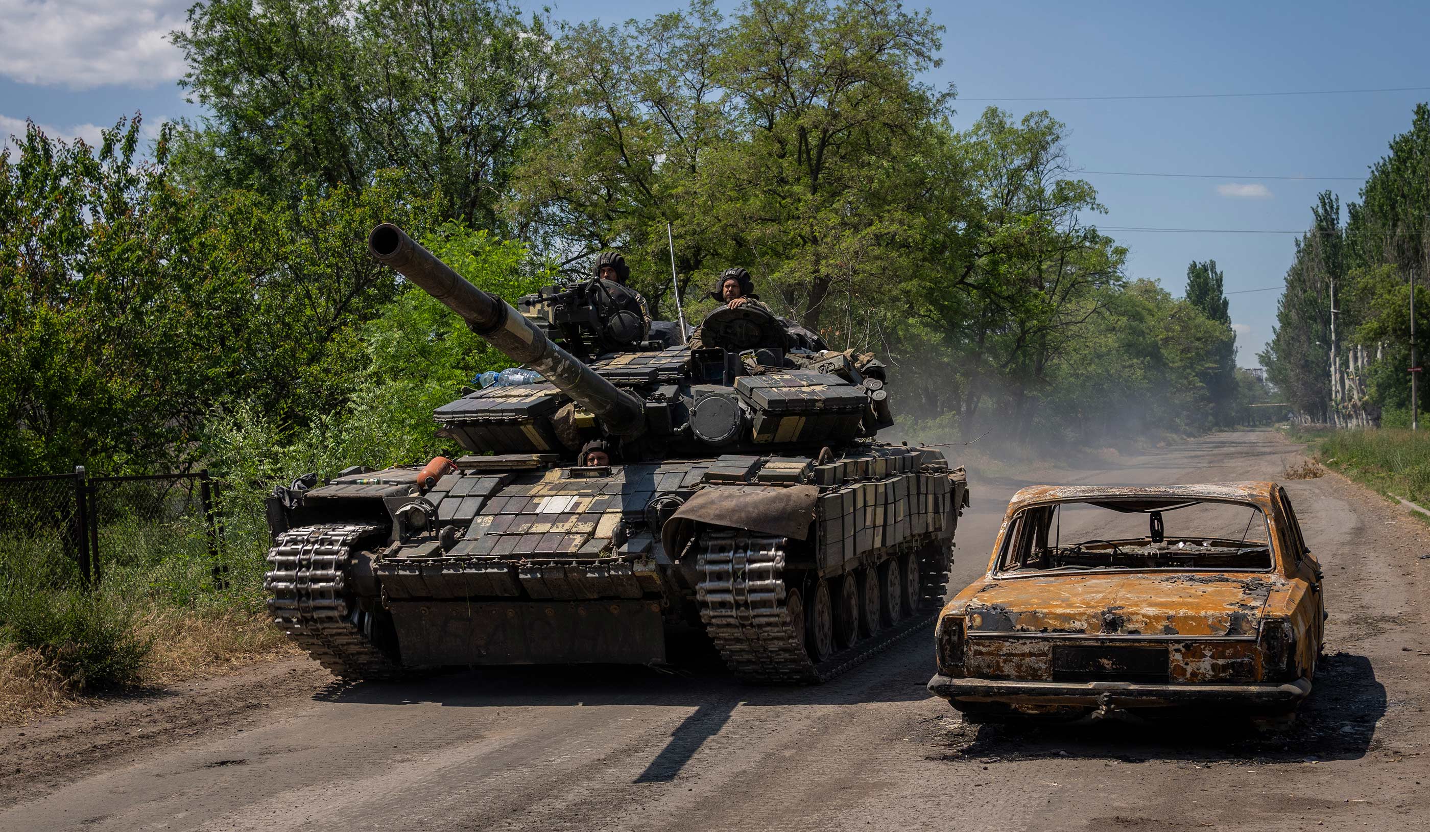 Украинские танки. Танк на Донбассе. Военная техника Германии. Военная техника США. Танки в городе.